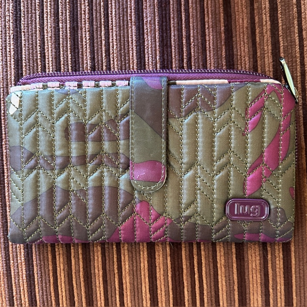Lug Tram RFID Wallet Camo Orchid RFID NWT